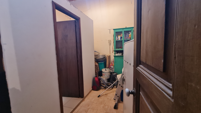 Image No.12-4 Bed Property for sale