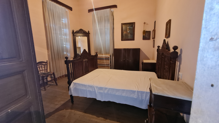 Image No.6-4 Bed Property for sale