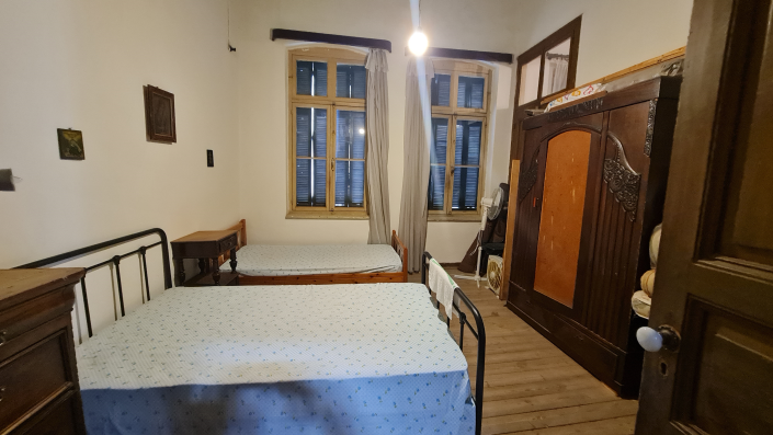 Image No.4-4 Bed Property for sale