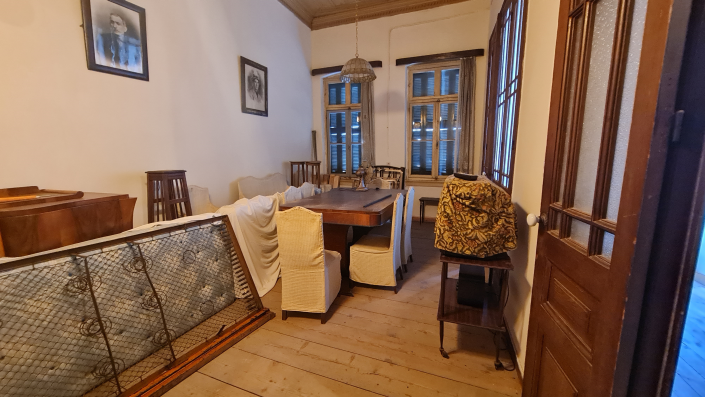 Image No.15-4 Bed Property for sale