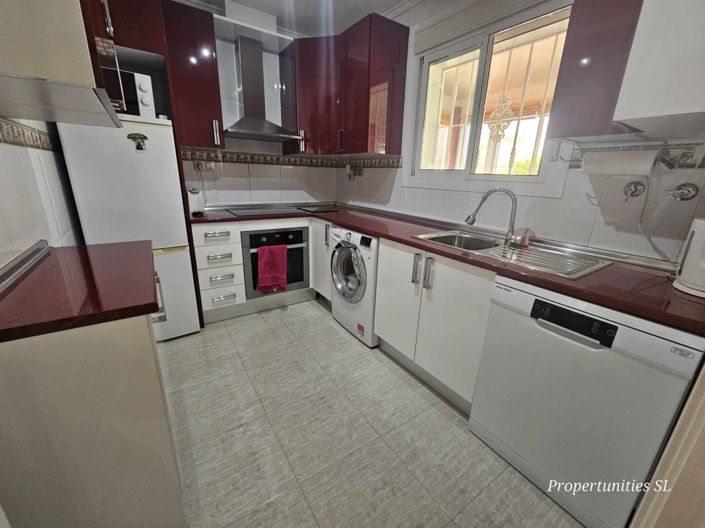 Image No.27-4 Bed House for sale