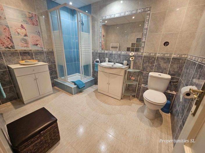 Image No.33-4 Bed House for sale