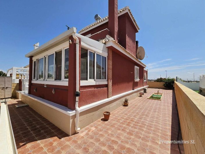 Image No.3-4 Bed House for sale