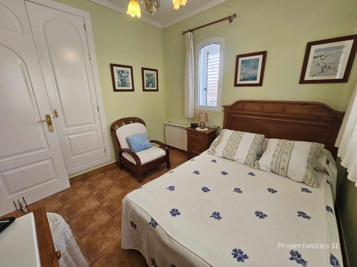 Image No.28-5 Bed Villa / Detached for sale