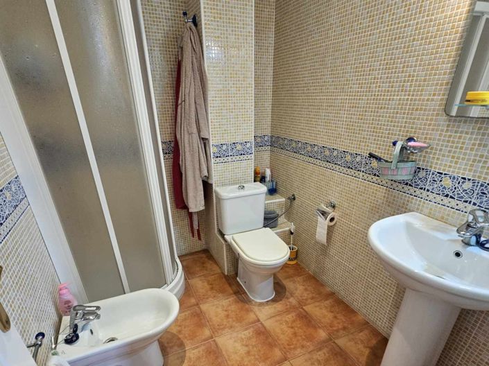 Image No.38-5 Bed Villa / Detached for sale