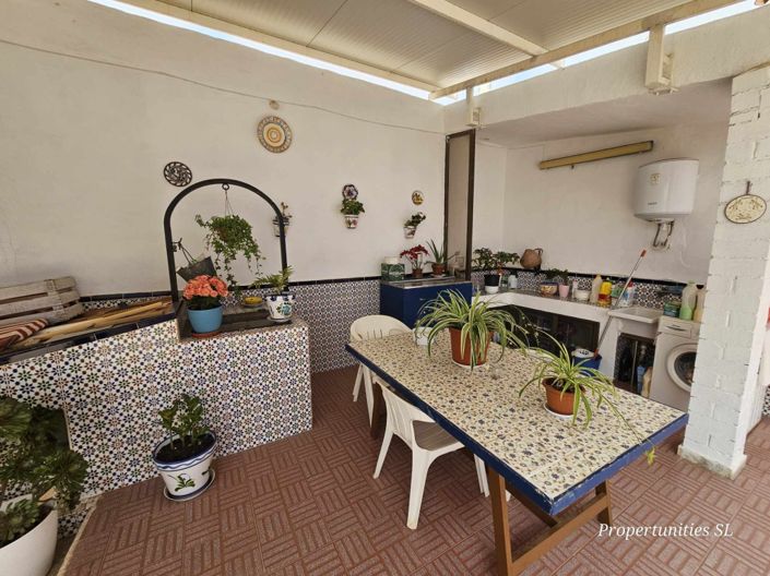 Image No.6-5 Bed Villa / Detached for sale