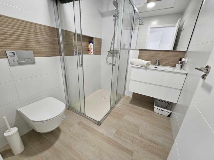 Image No.31-4 Bed Property for sale