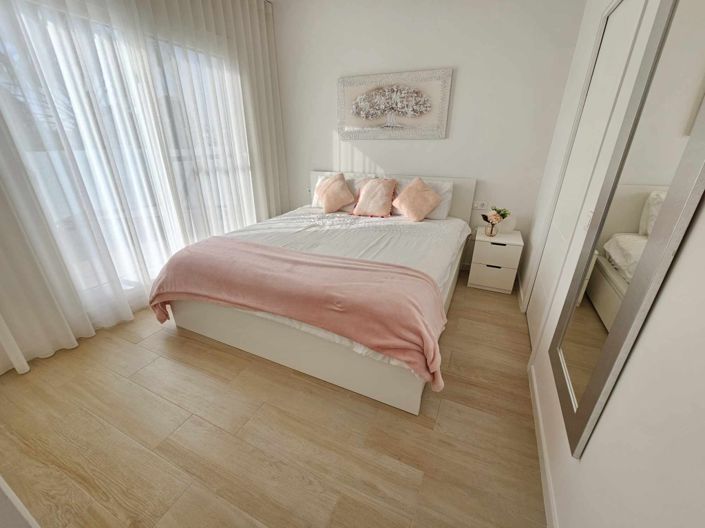 Image No.46-4 Bed Property for sale