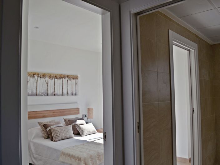 Image No.10-3 Bed Property for sale