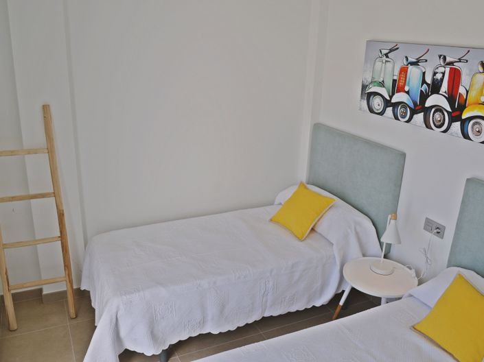 Image No.19-3 Bed Property for sale