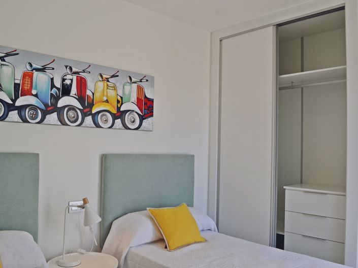 Image No.20-3 Bed Property for sale