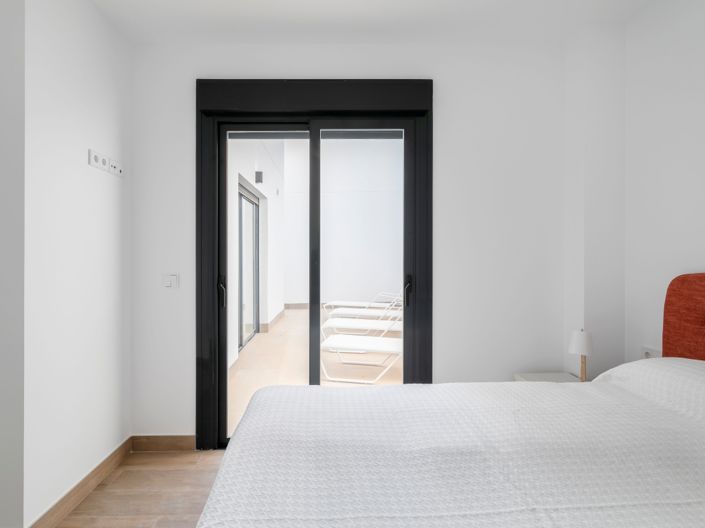 Image No.15-3 Bed Property for sale