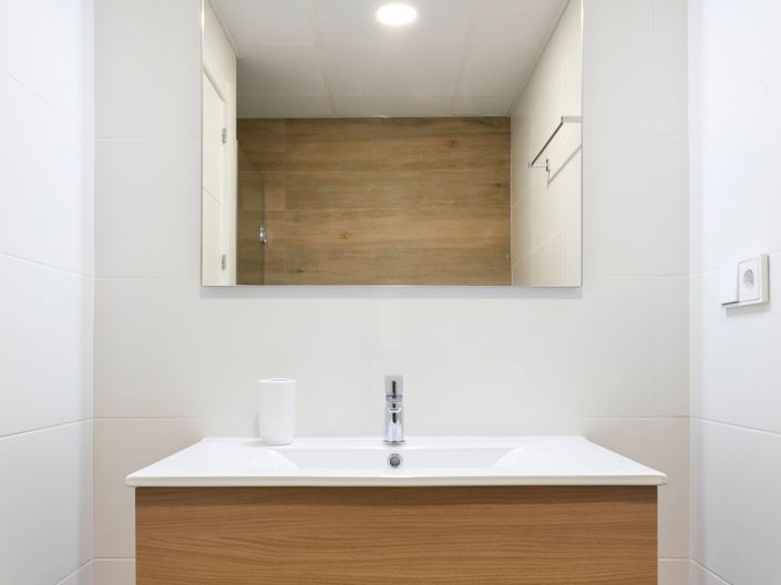 Image No.18-3 Bed Property for sale