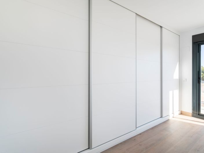 Image No.22-3 Bed Property for sale