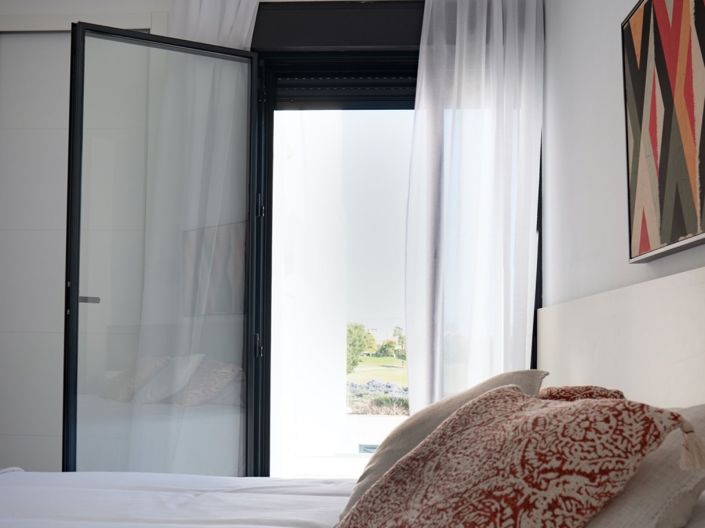 Image No.25-3 Bed Property for sale