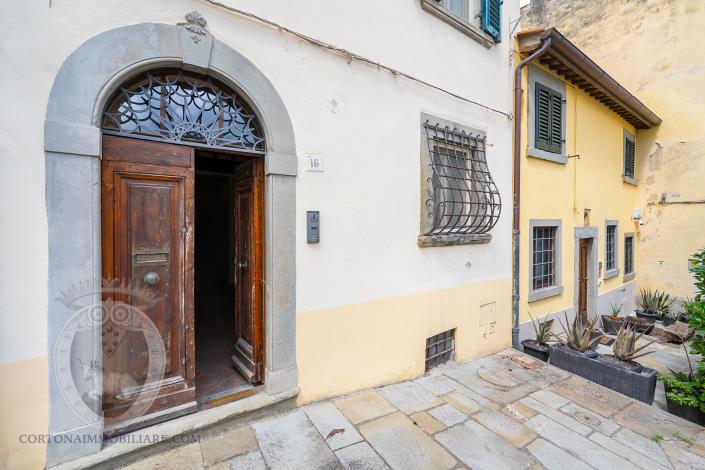 Image No.3-4 Bed Townhouse for sale