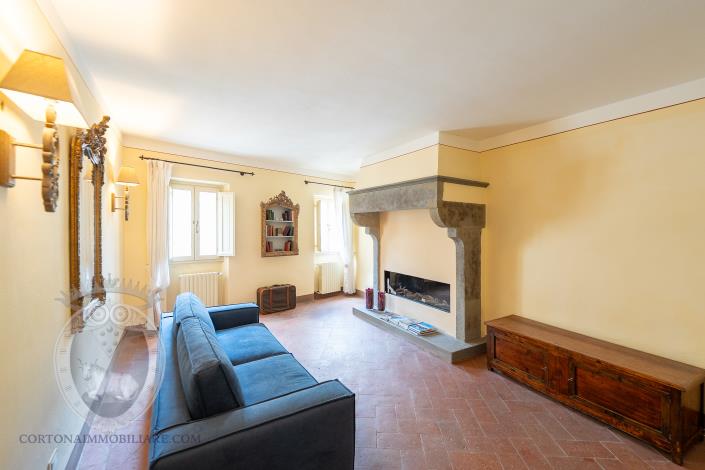 Image No.13-4 Bed Townhouse for sale