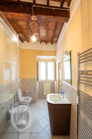 Image No.15-4 Bed Townhouse for sale