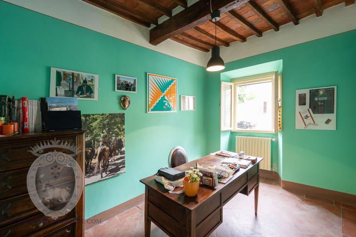 Image No.17-4 Bed Townhouse for sale