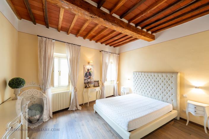 Image No.21-4 Bed Townhouse for sale