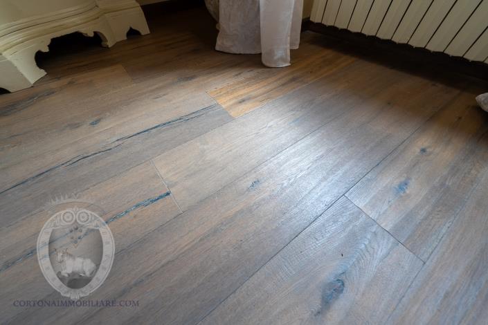 Image No.24-4 Bed Townhouse for sale