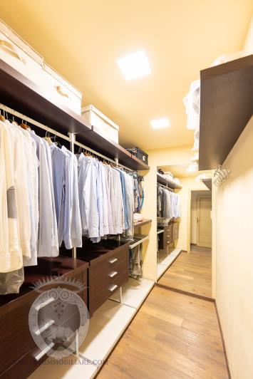 Image No.25-4 Bed Townhouse for sale