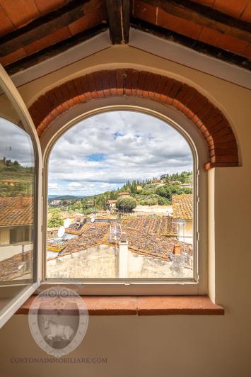 Image No.36-4 Bed Townhouse for sale