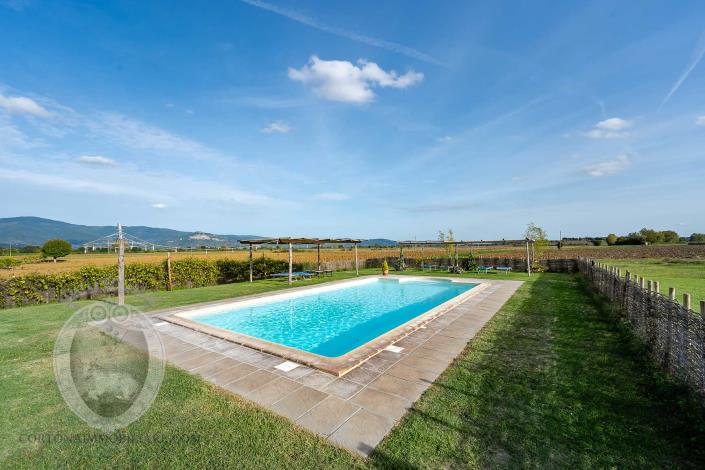 Image No.9-7 Bed Farmhouse for sale