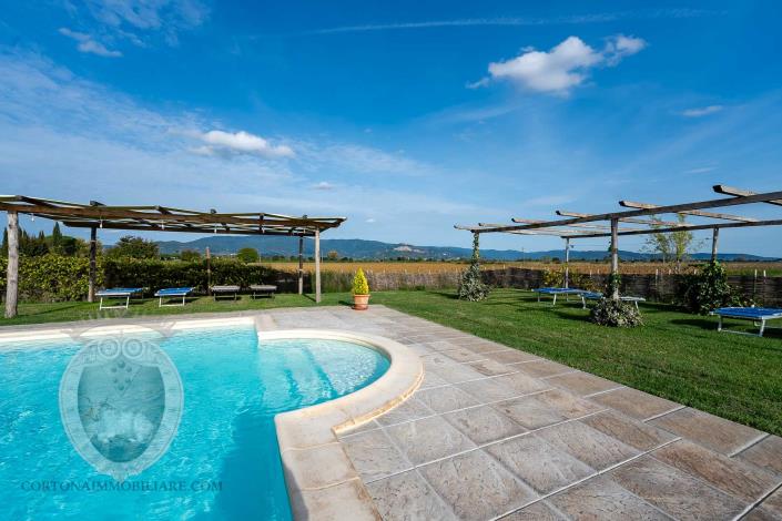 Image No.10-7 Bed Farmhouse for sale