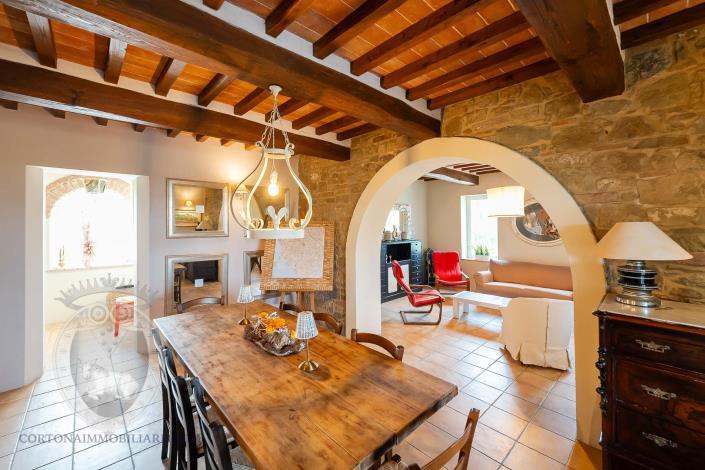 Image No.16-7 Bed Farmhouse for sale