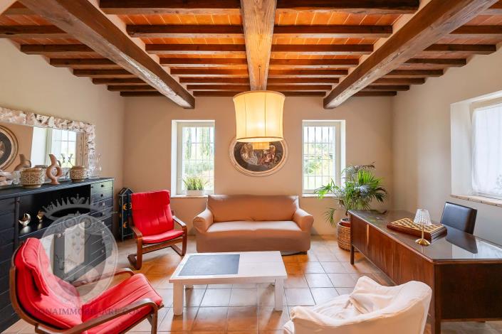 Image No.17-7 Bed Farmhouse for sale