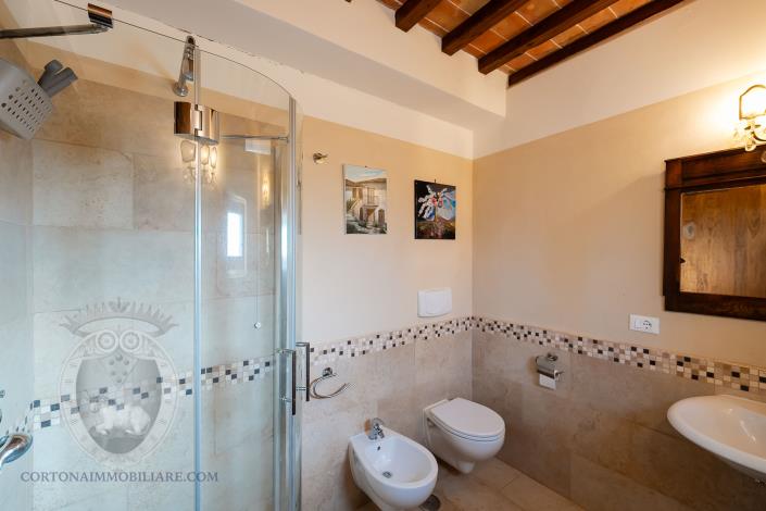 Image No.21-7 Bed Farmhouse for sale