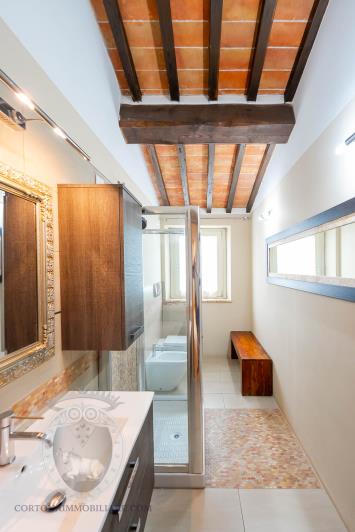 Image No.23-7 Bed Farmhouse for sale