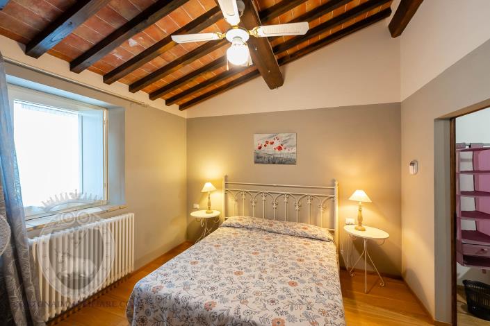 Image No.25-7 Bed Farmhouse for sale