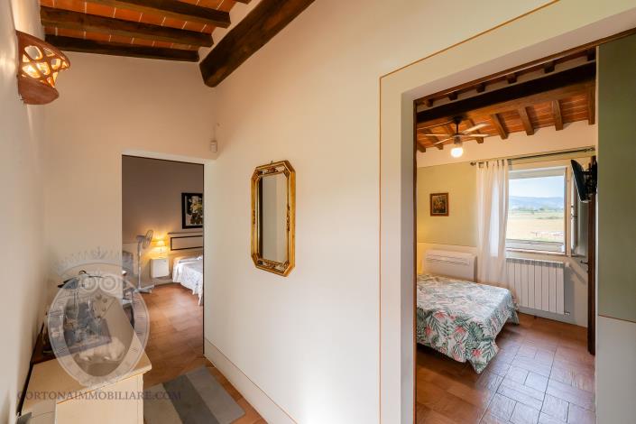 Image No.29-7 Bed Farmhouse for sale