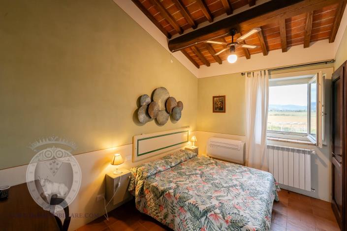 Image No.30-7 Bed Farmhouse for sale