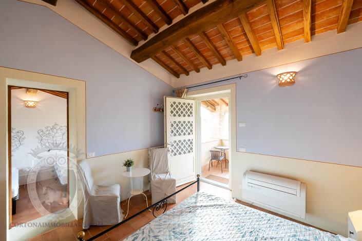 Image No.37-7 Bed Farmhouse for sale