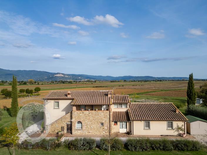 Image No.47-7 Bed Farmhouse for sale