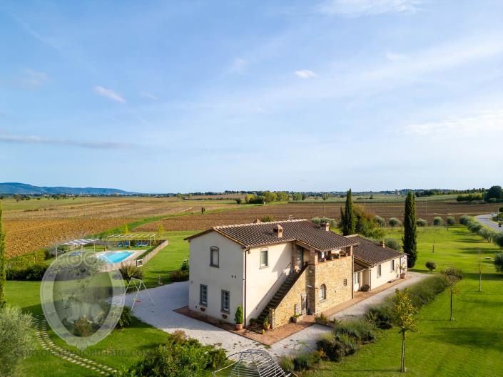 Image No.50-7 Bed Farmhouse for sale