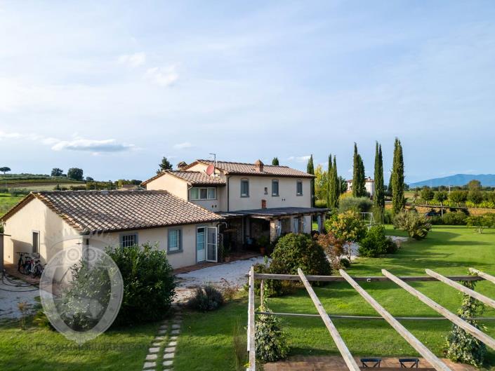 Image No.53-7 Bed Farmhouse for sale