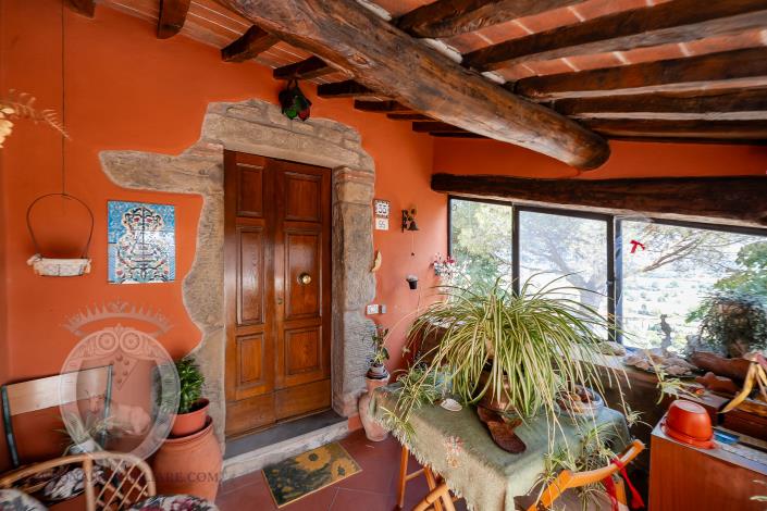 Image No.18-4 Bed Farmhouse for sale