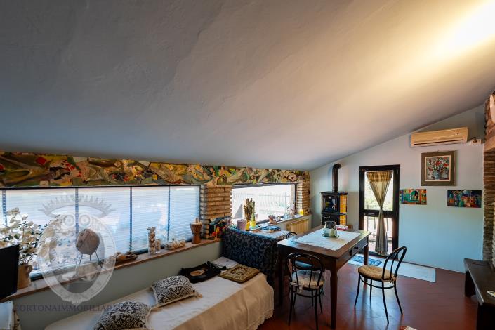 Image No.33-4 Bed Farmhouse for sale