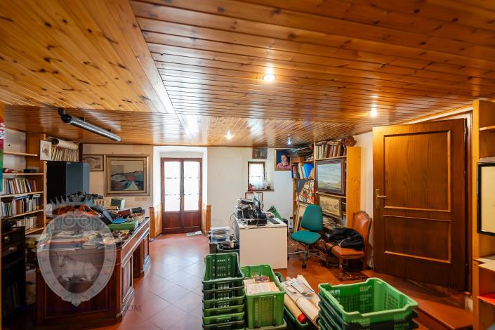 Image No.38-4 Bed Farmhouse for sale