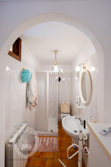 Image No.46-4 Bed Farmhouse for sale