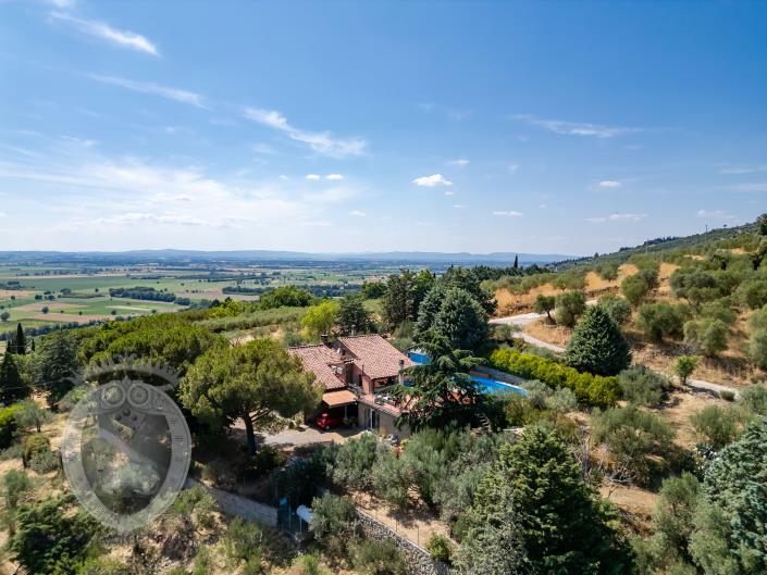 Image No.52-4 Bed Farmhouse for sale