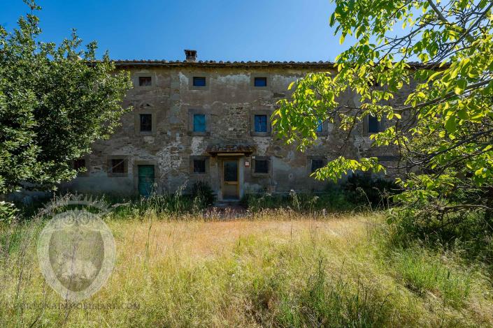 Image No.3-8 Bed Farmhouse for sale