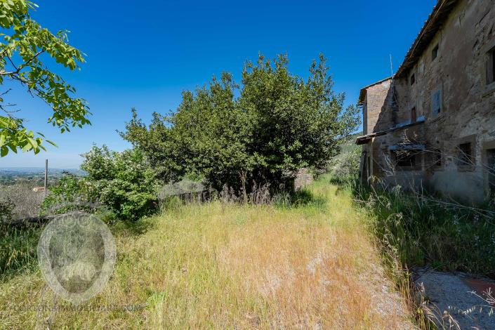 Image No.5-8 Bed Farmhouse for sale