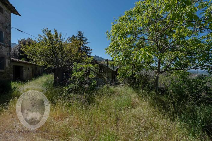 Image No.6-8 Bed Farmhouse for sale