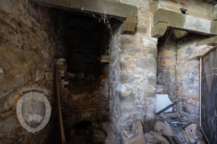 Image No.18-8 Bed Farmhouse for sale