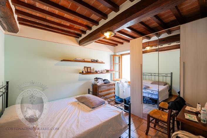 Image No.10-4 Bed Townhouse for sale